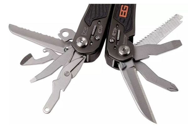 Bear Grylls 12 in 1 Ultimate Multi Tool 31-000749 - Image 3